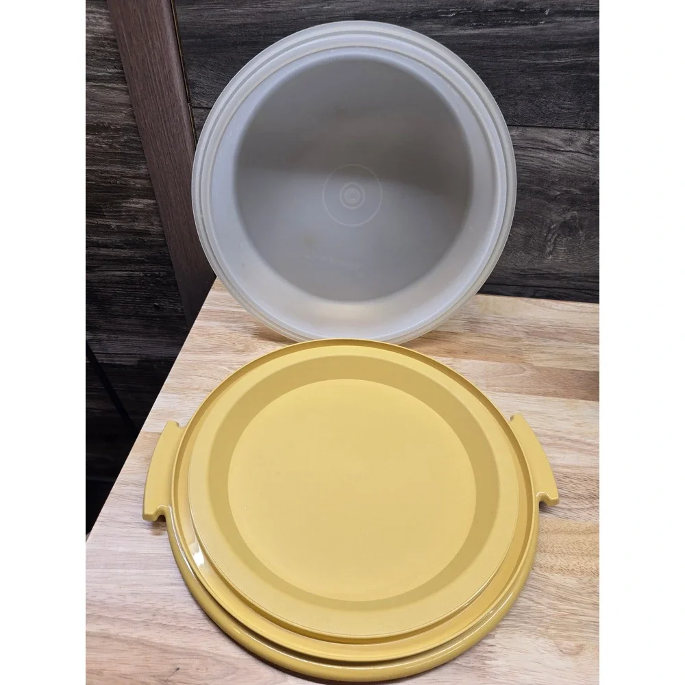 Vintage Tupperware Round Cake Taker Carrier 684-2 Harvest Gold Yellow 12 Inch